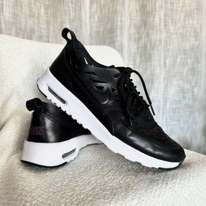 Poshmark rojasml nike thea outlet